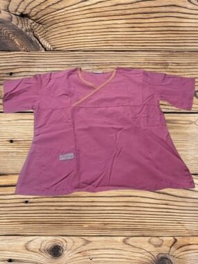 WOMEN'S URBANE SCRUBS